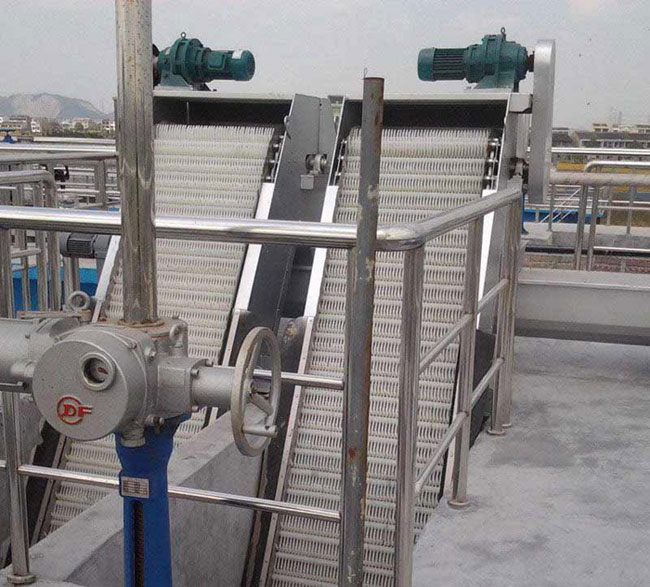 ���D���ۙC����